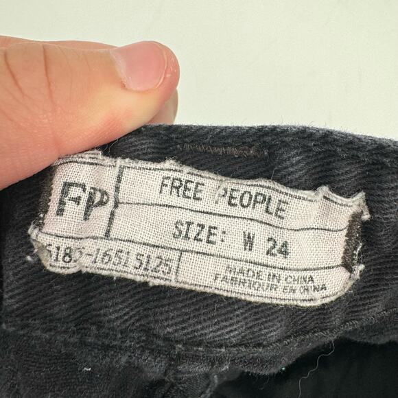 Free people black cotton distressed shorts - Picture 2 of 6